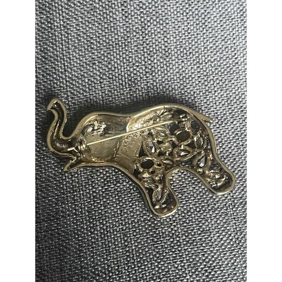 Vintage Elephant Brooch Gold Tone Rhinestone Safari Travel Y2K Retro 80’s - Picture 4 of 4